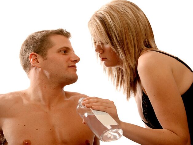 Κατά τη διάρκεια της άσκησης, θα πρέπει να χρησιμοποιείτε λάδι μασάζ για να μεγεθύνετε το πέος σας.